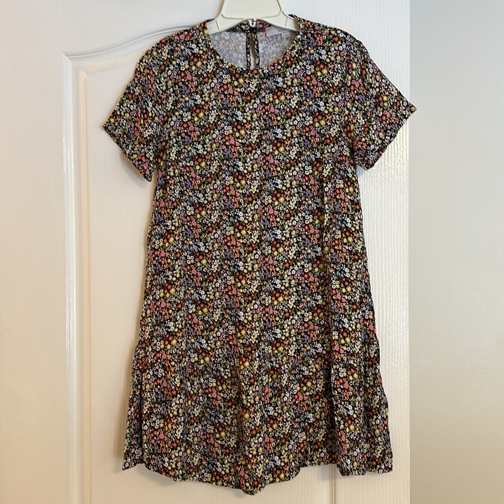 Loft short sleeve women’s dress Size XS Little flowers on super soft material
